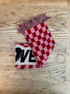 red/pink scarf